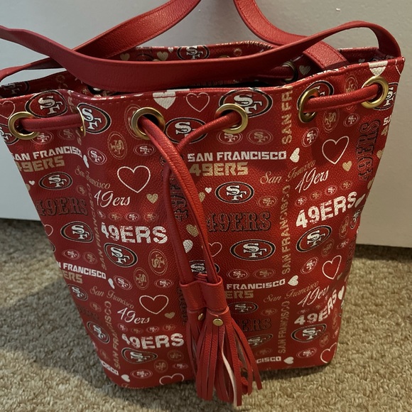 San Francisco 49ers, Logo Love Cinch Purse Crossbody Bag Vegan Leather NWOT - Picture 4 of 9